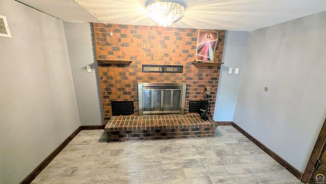 938 Luther St, Emporia, KS 66801