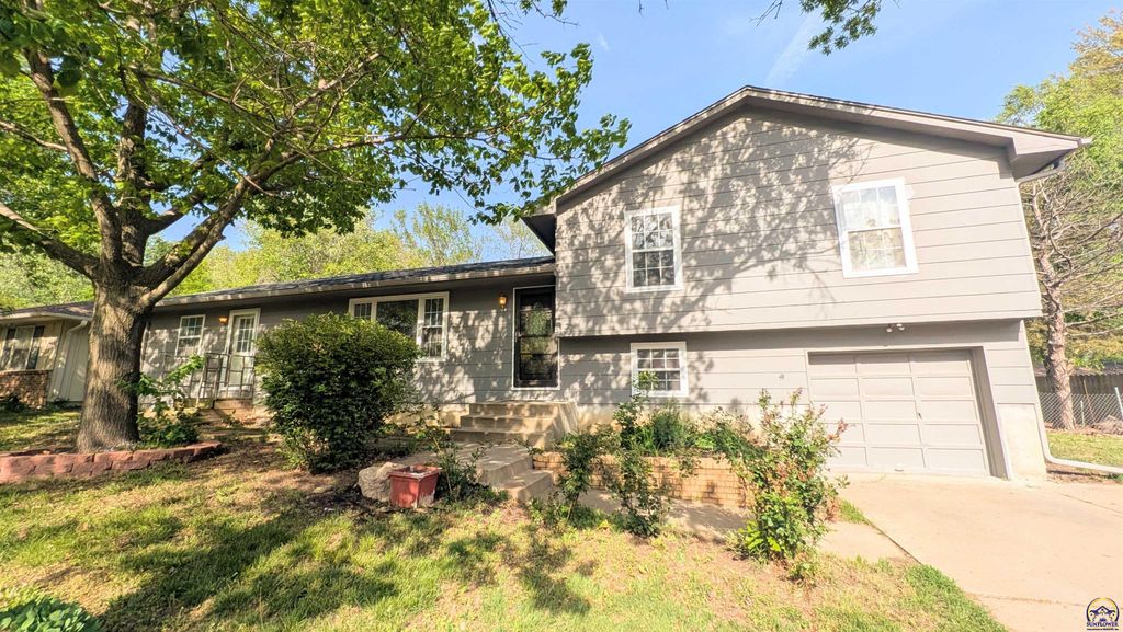 938 Luther St, Emporia, KS 66801