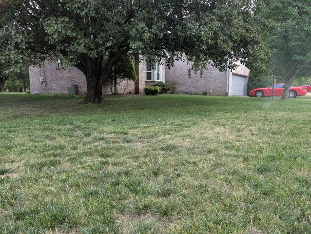 1401 Joe Pyron Dr, Madison, TN 37115