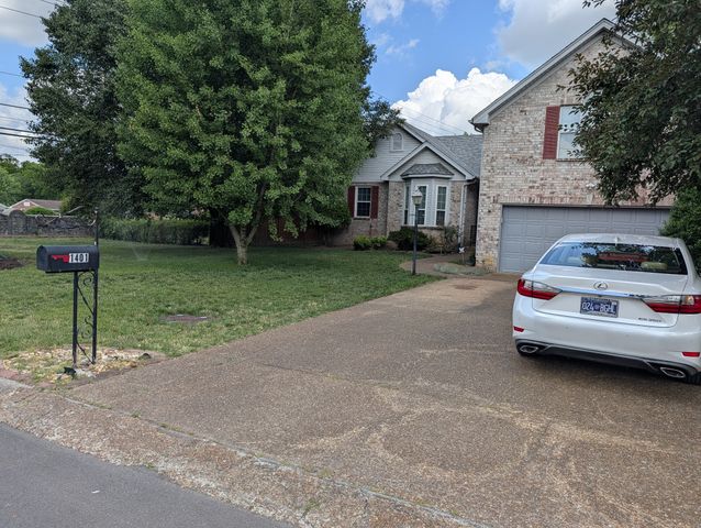 1401 Joe Pyron Dr, Madison, TN 37115