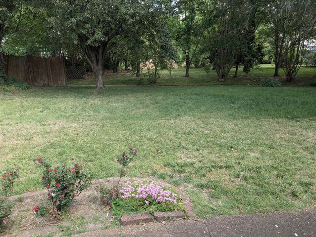 1401 Joe Pyron Dr, Madison, TN 37115