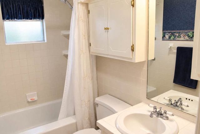 611 Rose Avenue, Cleburne, TX 76033