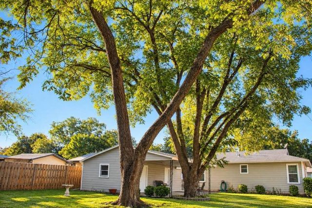 611 Rose Avenue, Cleburne, TX 76033