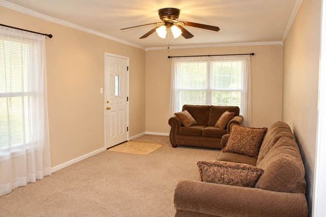 611 Rose Avenue, Cleburne, TX 76033