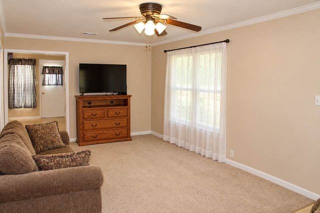 611 Rose Avenue, Cleburne, TX 76033