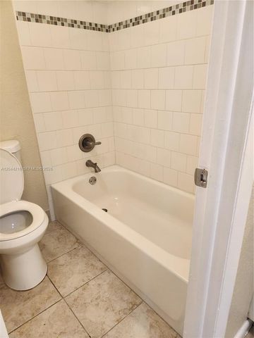 802 NW 87th Ave 312, Miami, FL 33172