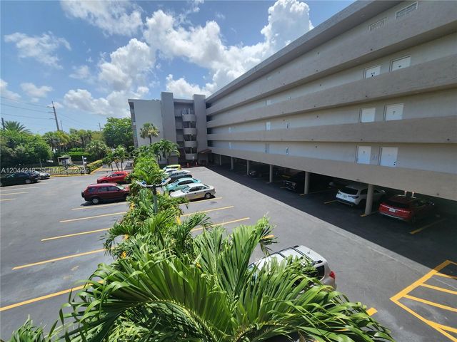 802 NW 87th Ave 312, Miami, FL 33172