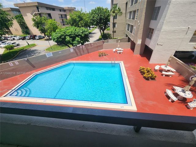 802 NW 87th Ave 312, Miami, FL 33172