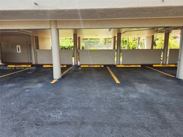 802 NW 87th Ave 312, Miami, FL 33172