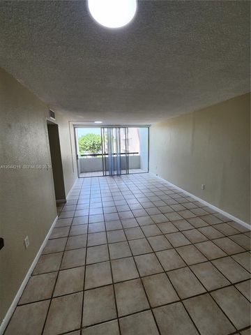 802 NW 87th Ave 312, Miami, FL 33172