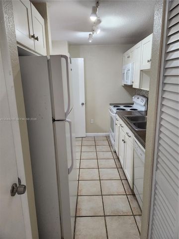802 NW 87th Ave 312, Miami, FL 33172