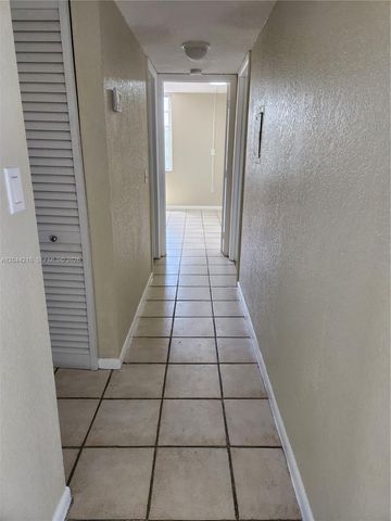 802 NW 87th Ave 312, Miami, FL 33172