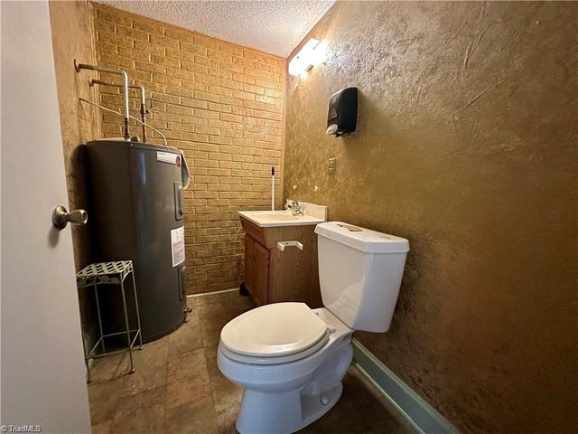 1240 Churton Street, Winston-salem, NC 27103