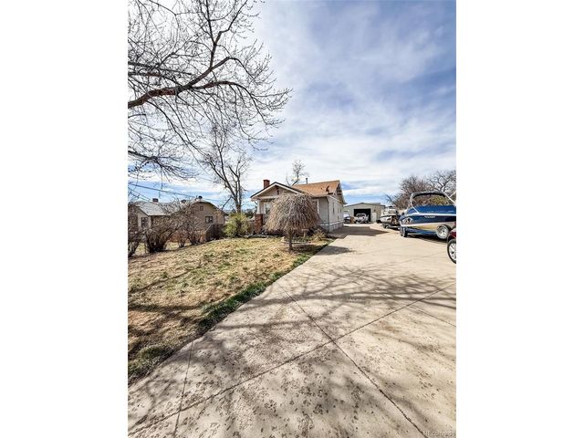 1695 Teller St, Lakewood, CO 80214