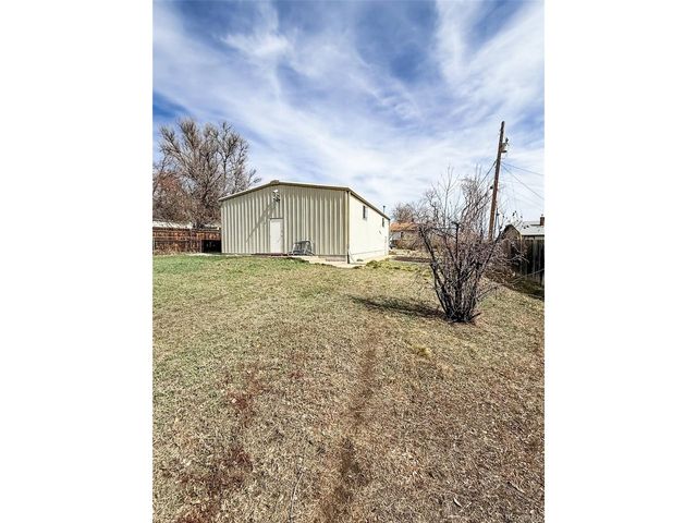 1695 Teller St, Lakewood, CO 80214