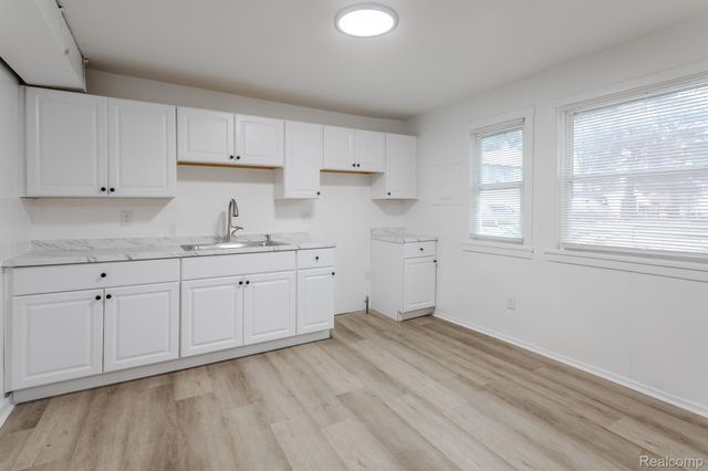 34111 Decatur Court, Westland, MI 48186