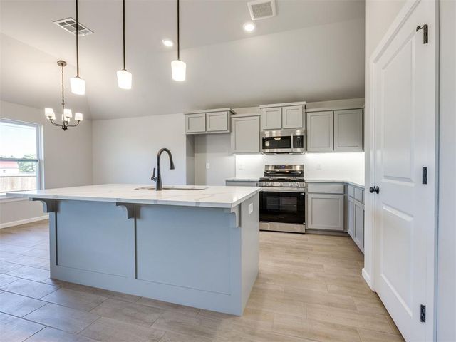 1019 SE 16th Terrace, Newcastle, OK 73065