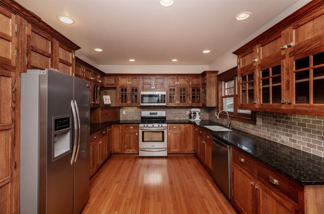 618 9th Street, Ames, IA 50010