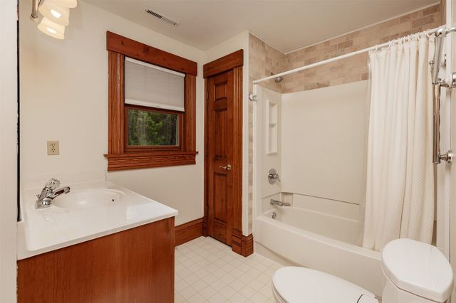 618 9th Street, Ames, IA 50010