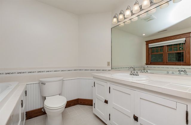 618 9th Street, Ames, IA 50010