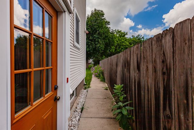618 9th Street, Ames, IA 50010