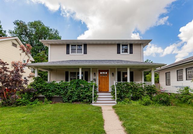618 9th Street, Ames, IA 50010