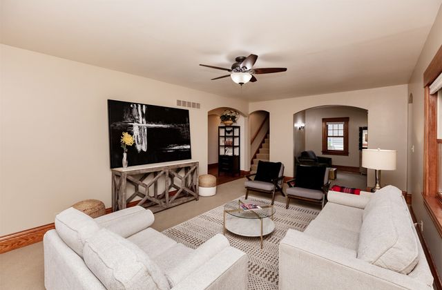 618 9th Street, Ames, IA 50010