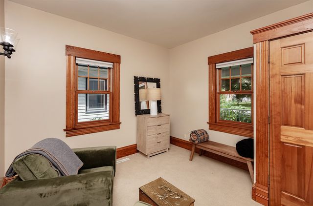 618 9th Street, Ames, IA 50010
