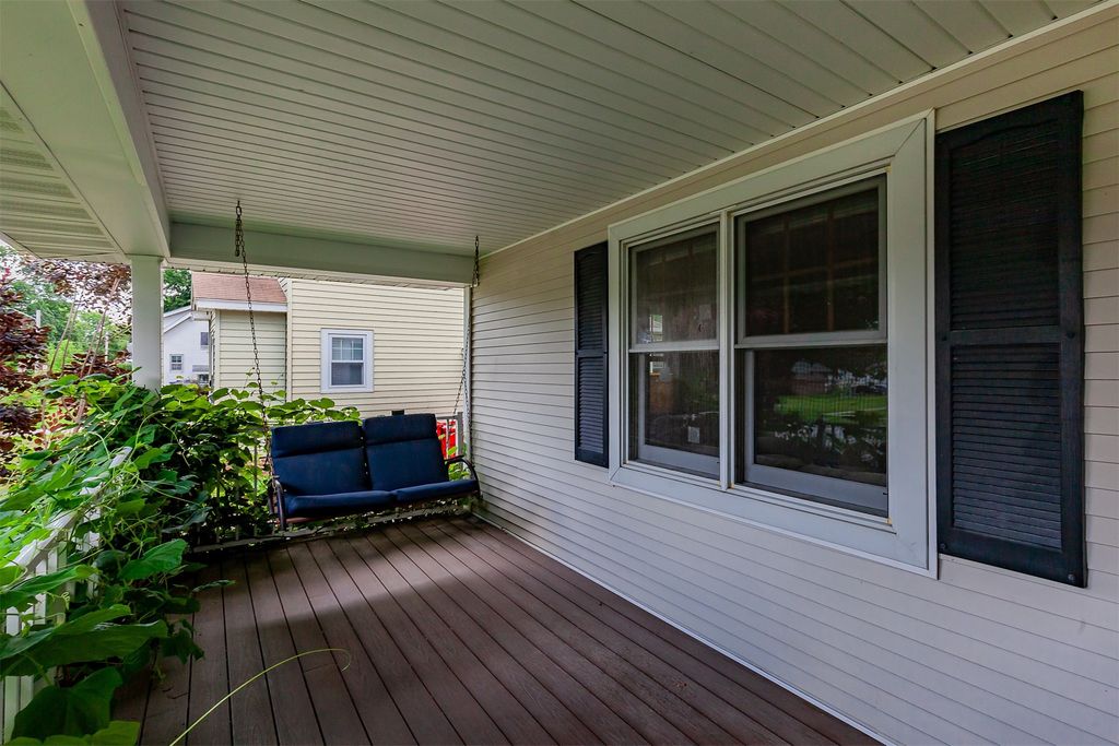 618 9th Street, Ames, IA 50010