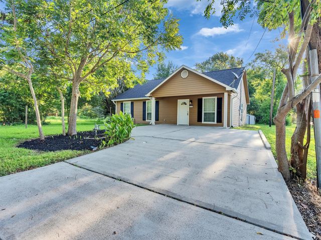 326 S Bell Drive, Texas City, TX 77591