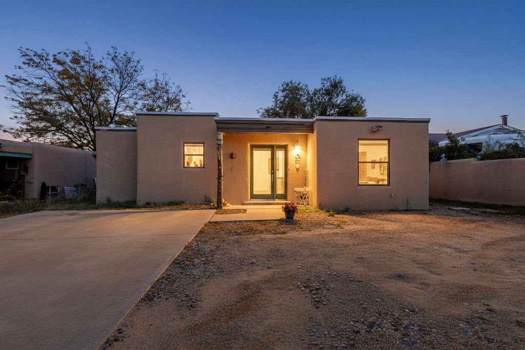 1201 Morning, Santa Fe, NM 87507