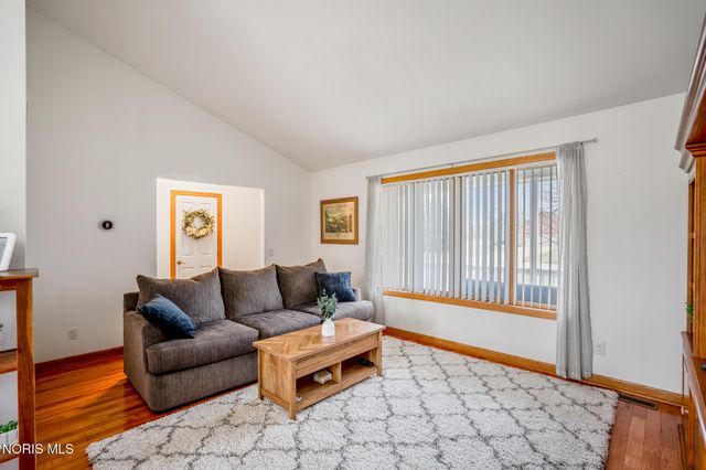 22245 W Hollyhock Lane, Curtice, OH 43412