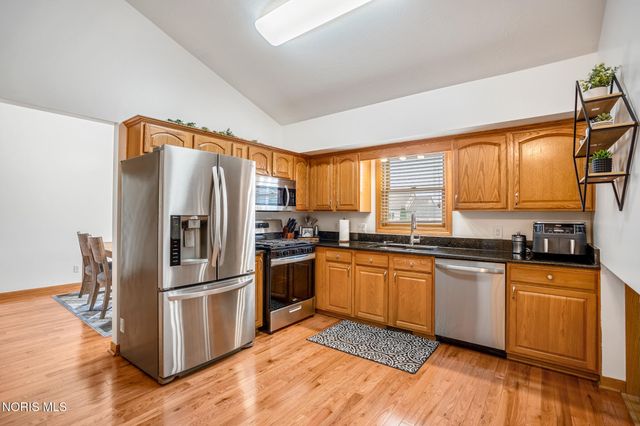 22245 W Hollyhock Lane, Curtice, OH 43412