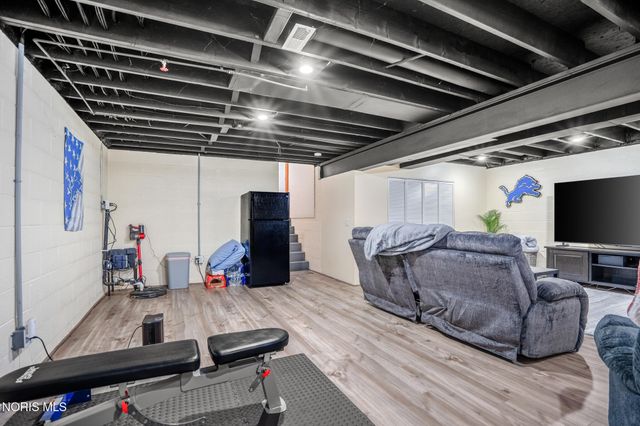 22245 W Hollyhock Lane, Curtice, OH 43412