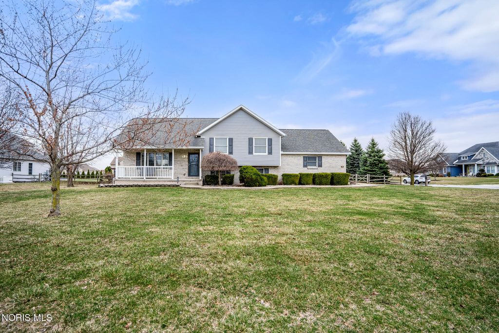 22245 W Hollyhock Lane, Curtice, OH 43412