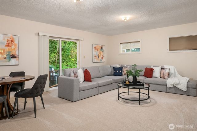 2448 137th Avenue SE, Bellevue, WA 98005