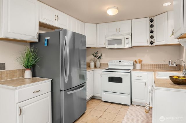 2448 137th Avenue SE, Bellevue, WA 98005