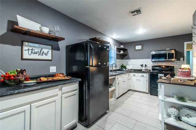 6326 Bernice Dr, Corpus Christi, TX 78412