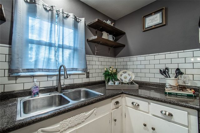 6326 Bernice Dr, Corpus Christi, TX 78412