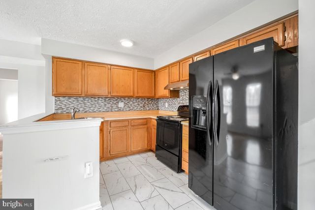 2401 W ROSECROFT VILLAGE CIR, Oxon Hill, MD 20745