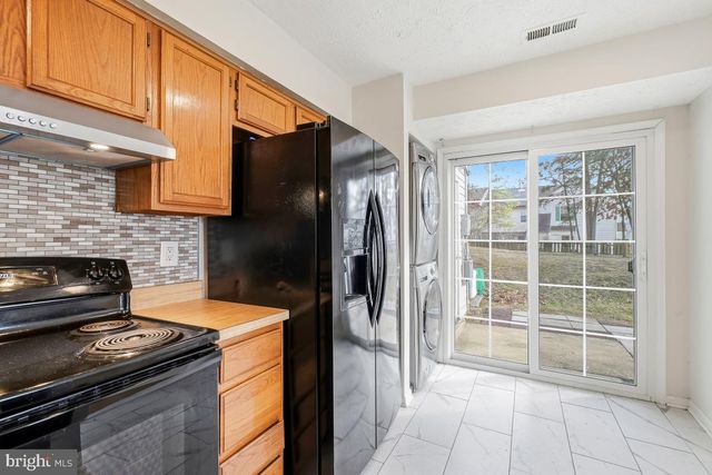 2401 W ROSECROFT VILLAGE CIR, Oxon Hill, MD 20745