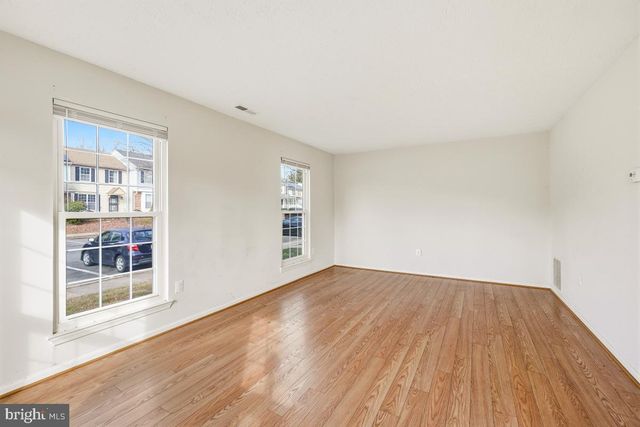 2401 W ROSECROFT VILLAGE CIR, Oxon Hill, MD 20745