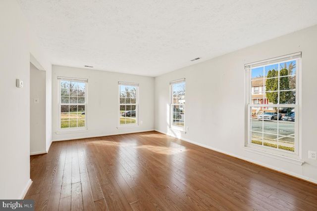 2401 W ROSECROFT VILLAGE CIR, Oxon Hill, MD 20745