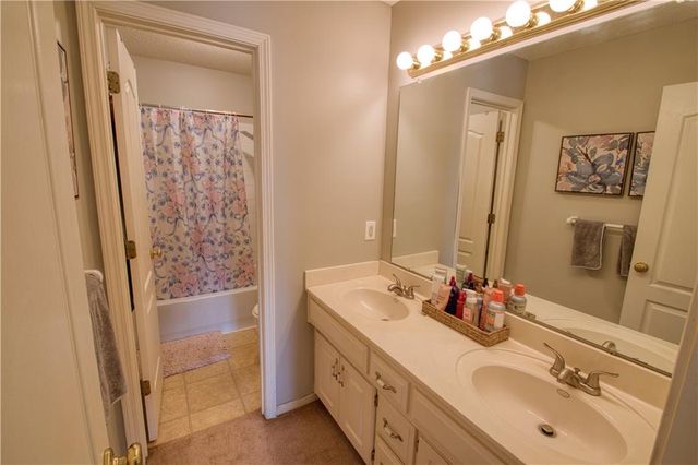 16330 S Chester Street, Olathe, KS 66062