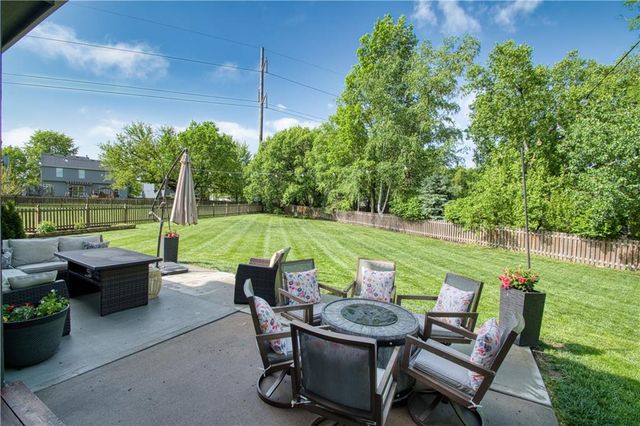 16330 S Chester Street, Olathe, KS 66062