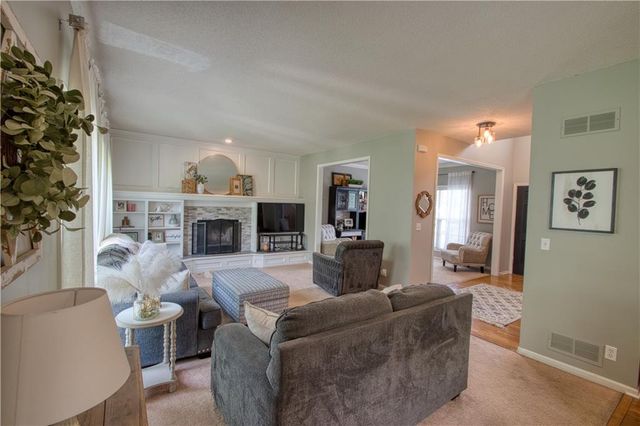 16330 S Chester Street, Olathe, KS 66062