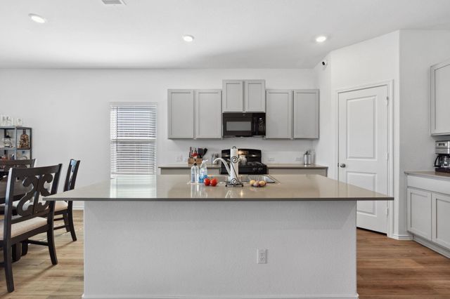 2016 Peach Point LN, Georgetown, TX 78628