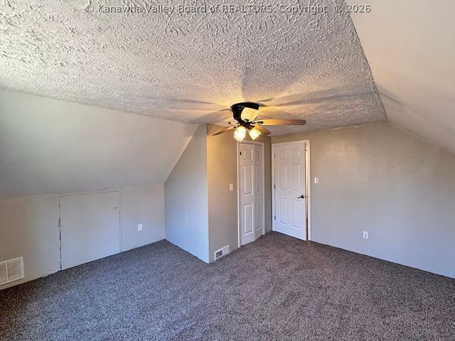 70 Chestnut Road, Elkview, WV 25071