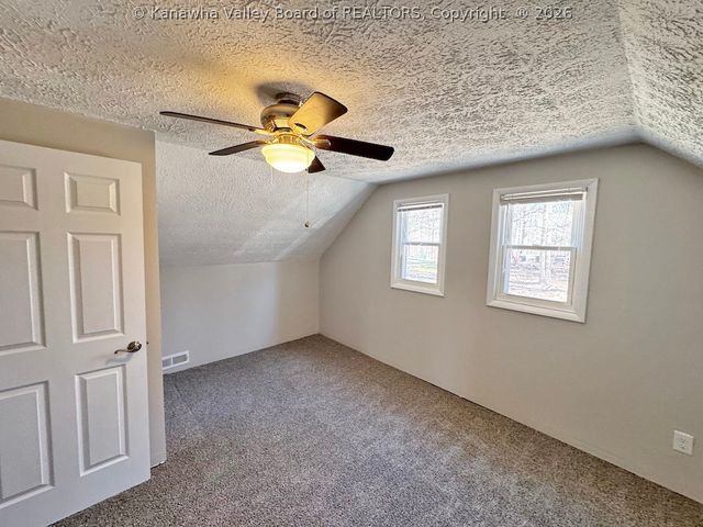 70 Chestnut Road, Elkview, WV 25071