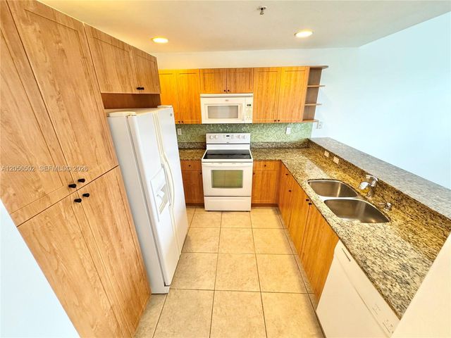 10850 NW 89th Terrace 2105, Doral, FL 33178